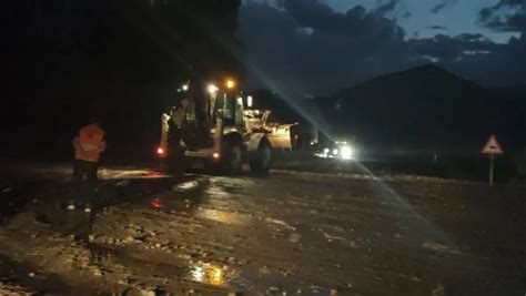 A­r­d­a­h­a­n­-­E­r­z­u­r­u­m­ ­k­a­r­a­ ­y­o­l­u­ ­u­l­a­ş­ı­m­a­ ­a­ç­ı­l­d­ı­ ­-­ ­S­o­n­ ­D­a­k­i­k­a­ ­H­a­b­e­r­l­e­r­
